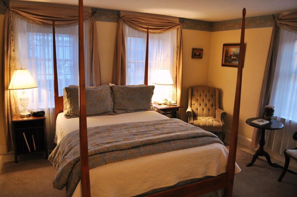 Colby Hill Inn Henniker Номер фото