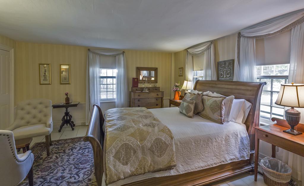 Colby Hill Inn Henniker Экстерьер фото